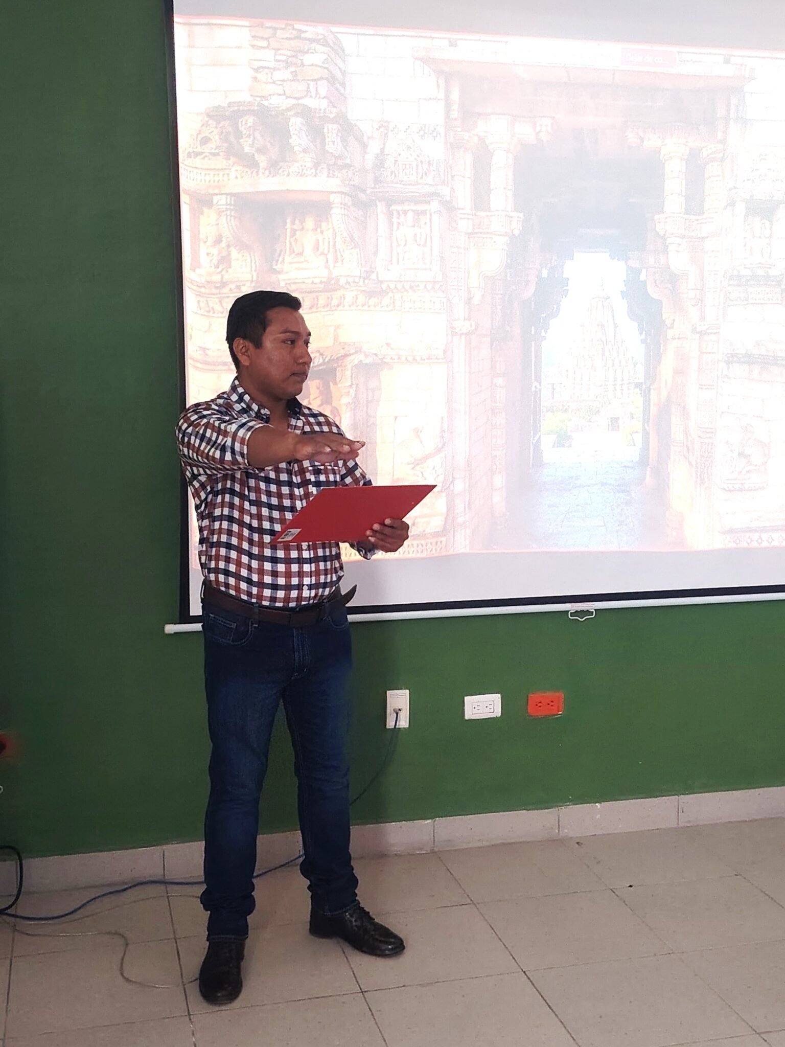 Jorge Emilio Pérez Cortés obtiene grado de Maestro en Ciencias con la tesis: Evaluación de sistemas productivos a través de indicadores locales de sustentabilidad en dos localidades de Calakmul, México.