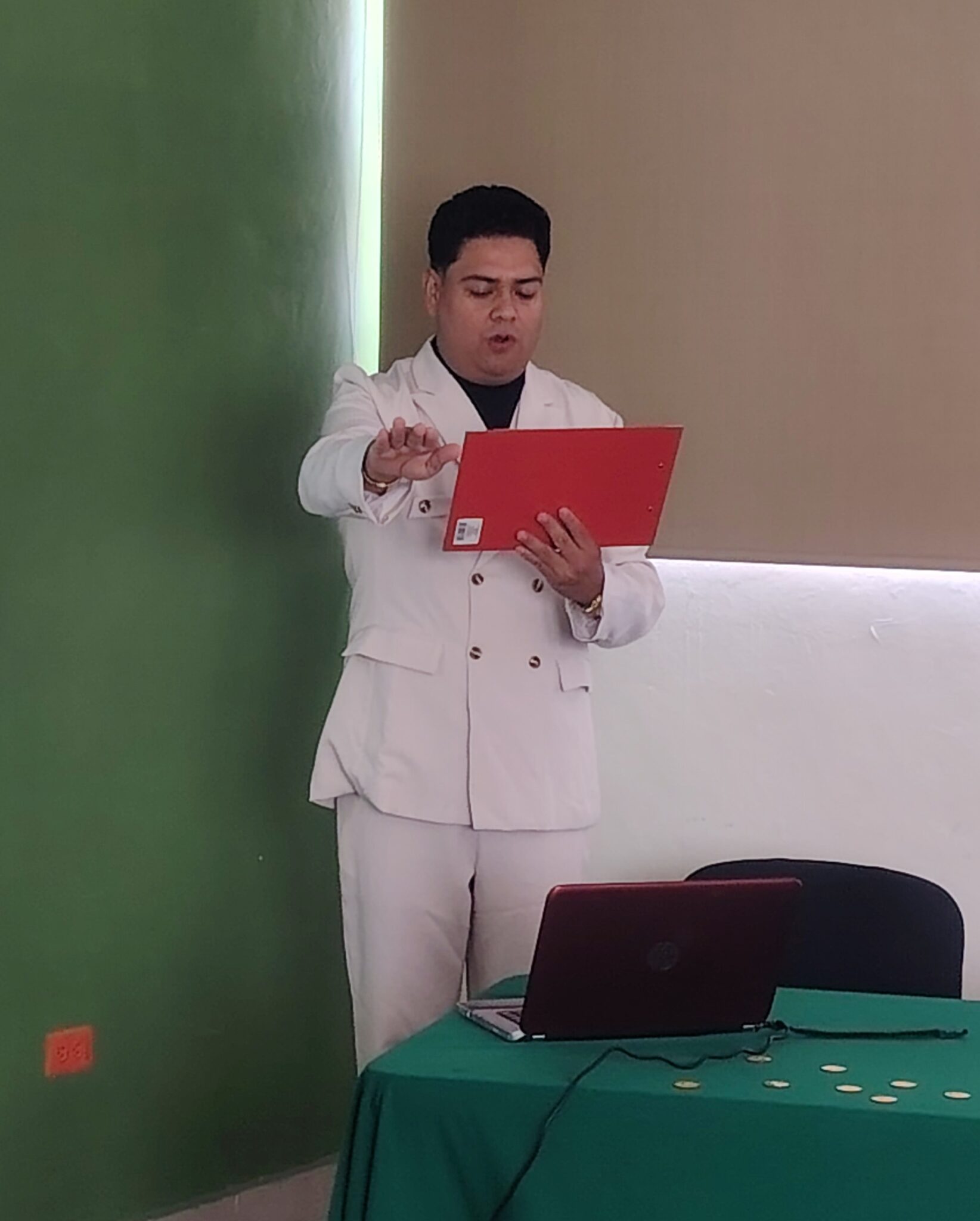 Julio Cesar Jurado Lopez obtiene grado de Maestro en Ciencias con recomendación a mención honorífica con la tesis: Conciencia ambiental de juventudes rurales: Rediseñando enfoques para generar estrategias de conservación y cuidado ambiental.