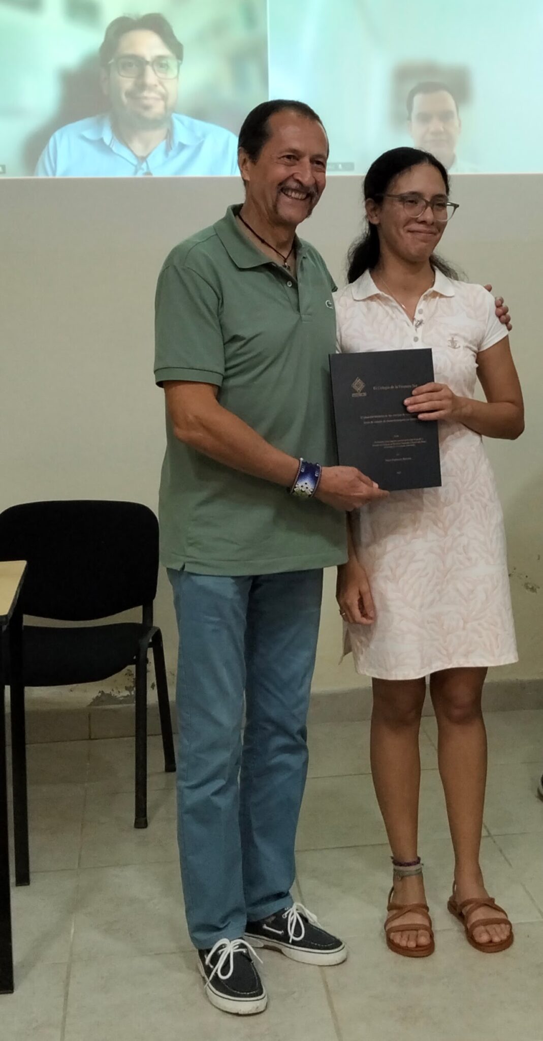 Mara Anais Espinoza Buitrón obtiene grado de Maestra en Ciencias con la tesis “Evaluación histórica de dos cuerpos de agua costeros como áreas de crianza de elasmobranquios en Quintana Roo”.