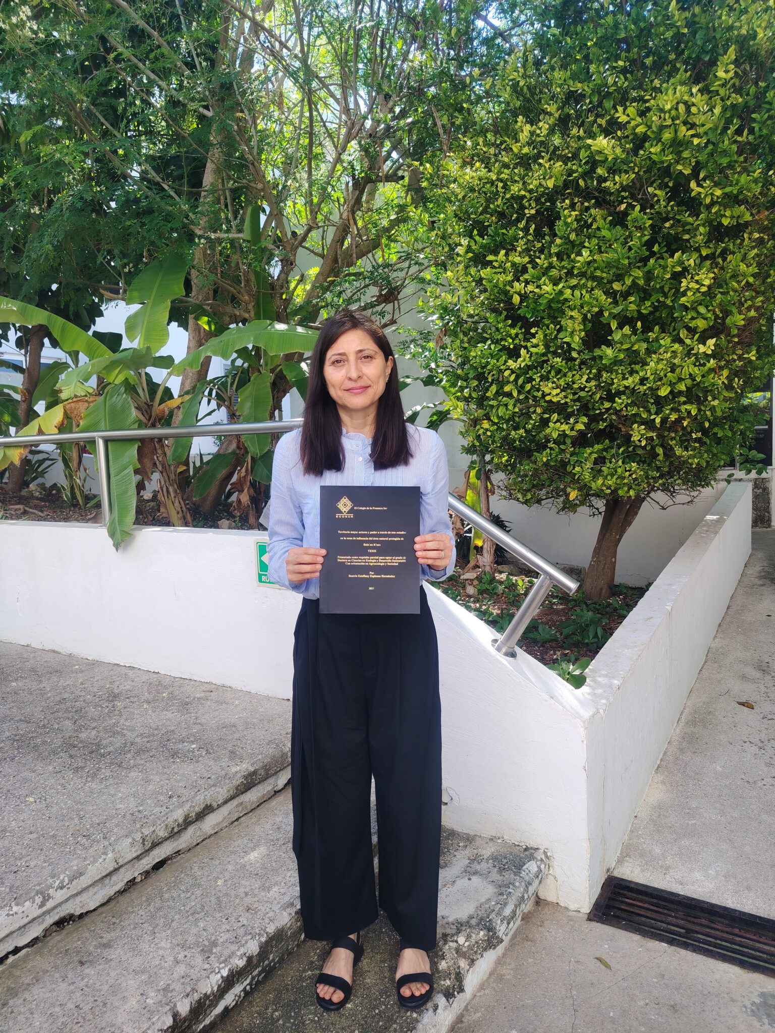 Beatriz Esteffany Espinosa Hernández obtiene grado de Doctora en Ciencias con la tesis Territorio maya: actores y poder a través de tres estudios en la zona de influencia del área natural protegida de Bala’an K’aax.