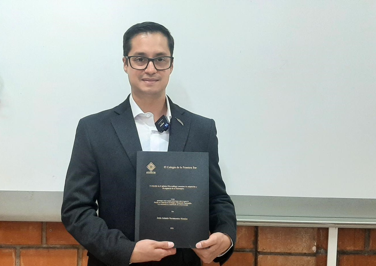 Jesús Antonio Rocamontes Morales obtiene el grado de Doctor en Ciencias con la tesis “Evolución en el género Glossophaga: procesos de adaptación y divergencia en el Neotrópico”.