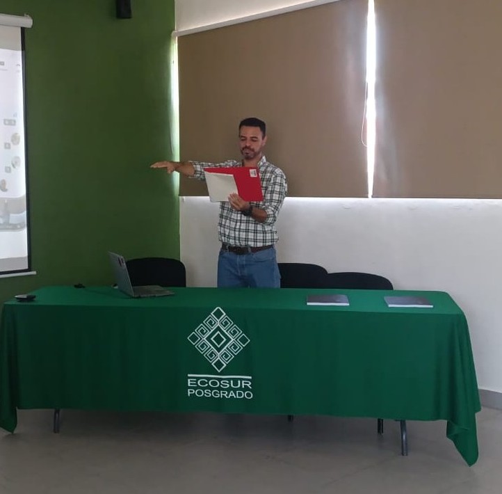 Román Ahumada Mexía obtiene grado de Doctor en Ciencias con la tesis Redes de suministro de agregados pétreos en Tabasco: extracción, gobernanza e implicaciones socioambientales.