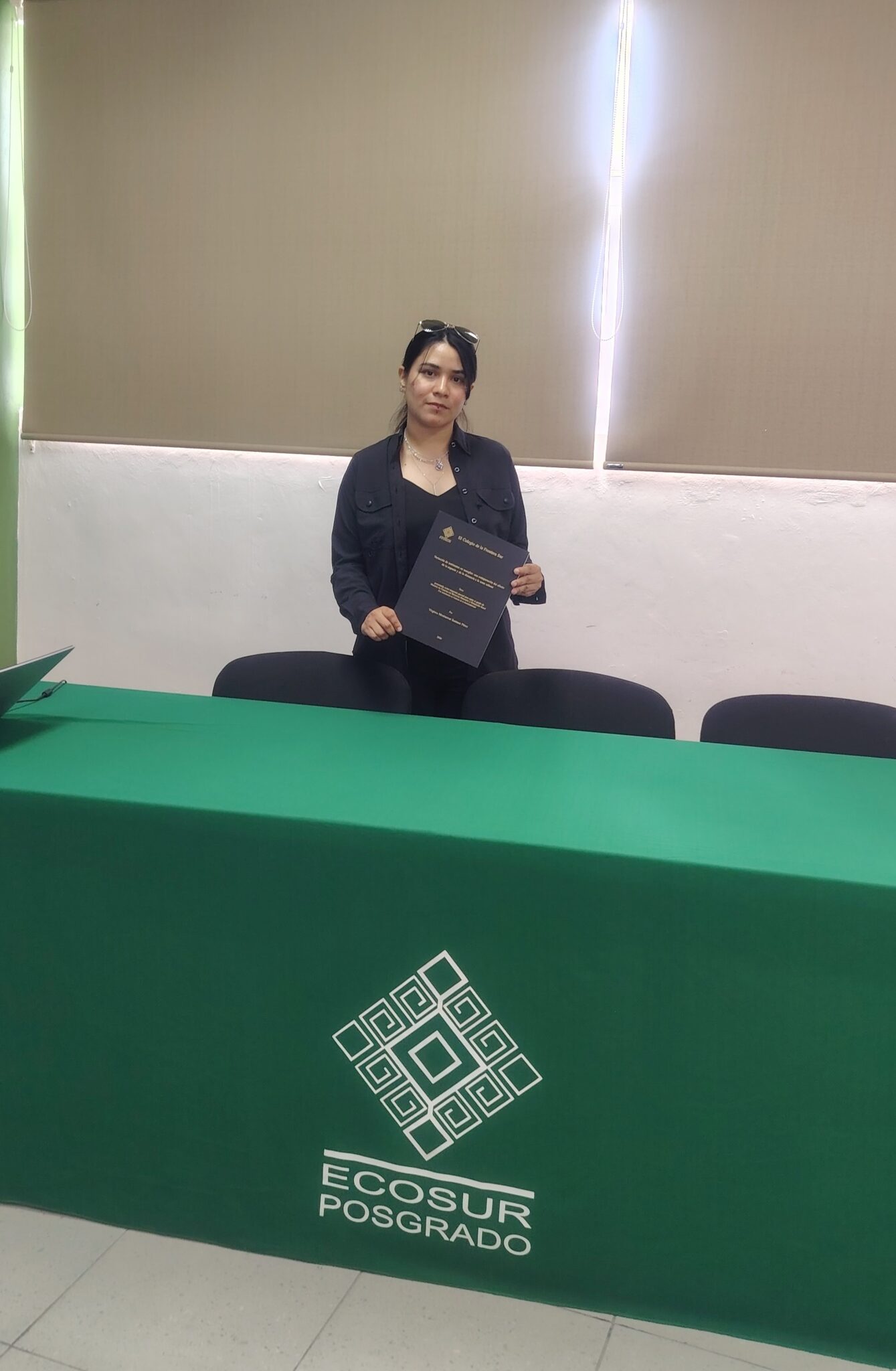 Virginia Montserrat Santana Pérez obtiene grado de Maestra en Ciencias con la tesis Variación de nutrientes en manglar: una comparación del efecto de la especie y de la distancia a zona urbana”.