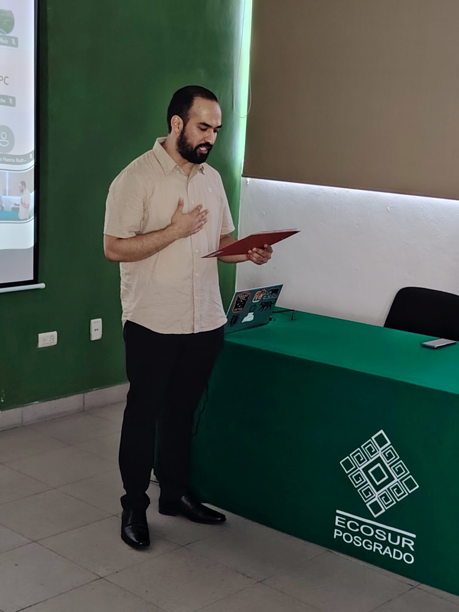 Jonathan Oswaldo Huerta Rodríguez obtiene grado de Doctor en Ciencias con recomendación a mención honorífica con la tesis: Densidad y ecología del tapir centroamericano (Tapirus bairdii) en la Selva Maya.
