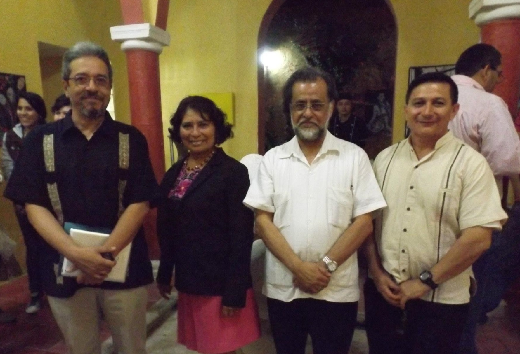 Presentan libro sobre huertos familiares