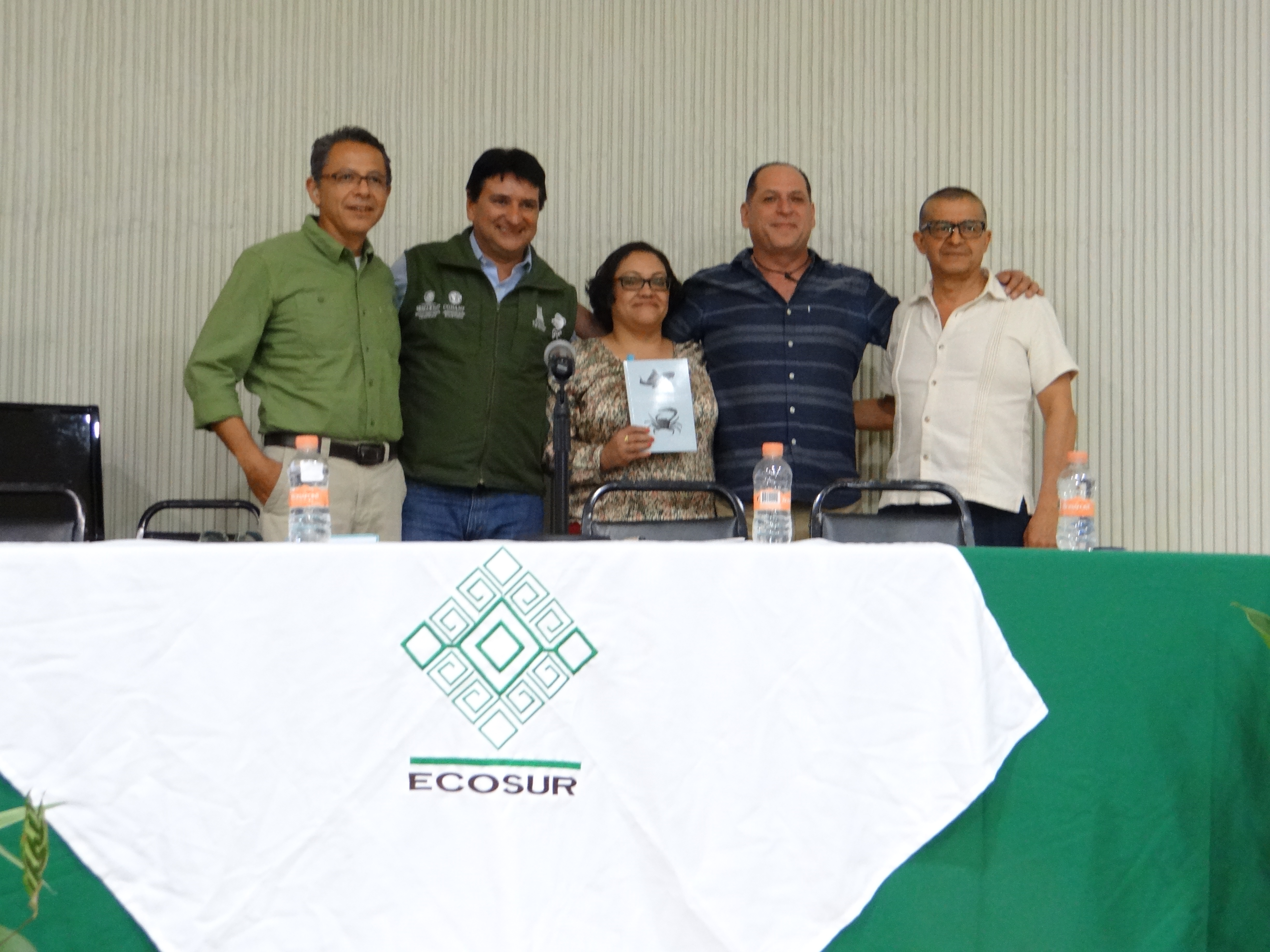 Presentan el libro “Contrastes en el manejo del cangrejo azul y el pez diablo: Perspectiva de los pobladores de la Reserva de la Biósfera Pantanos de Centla, Tabasco”