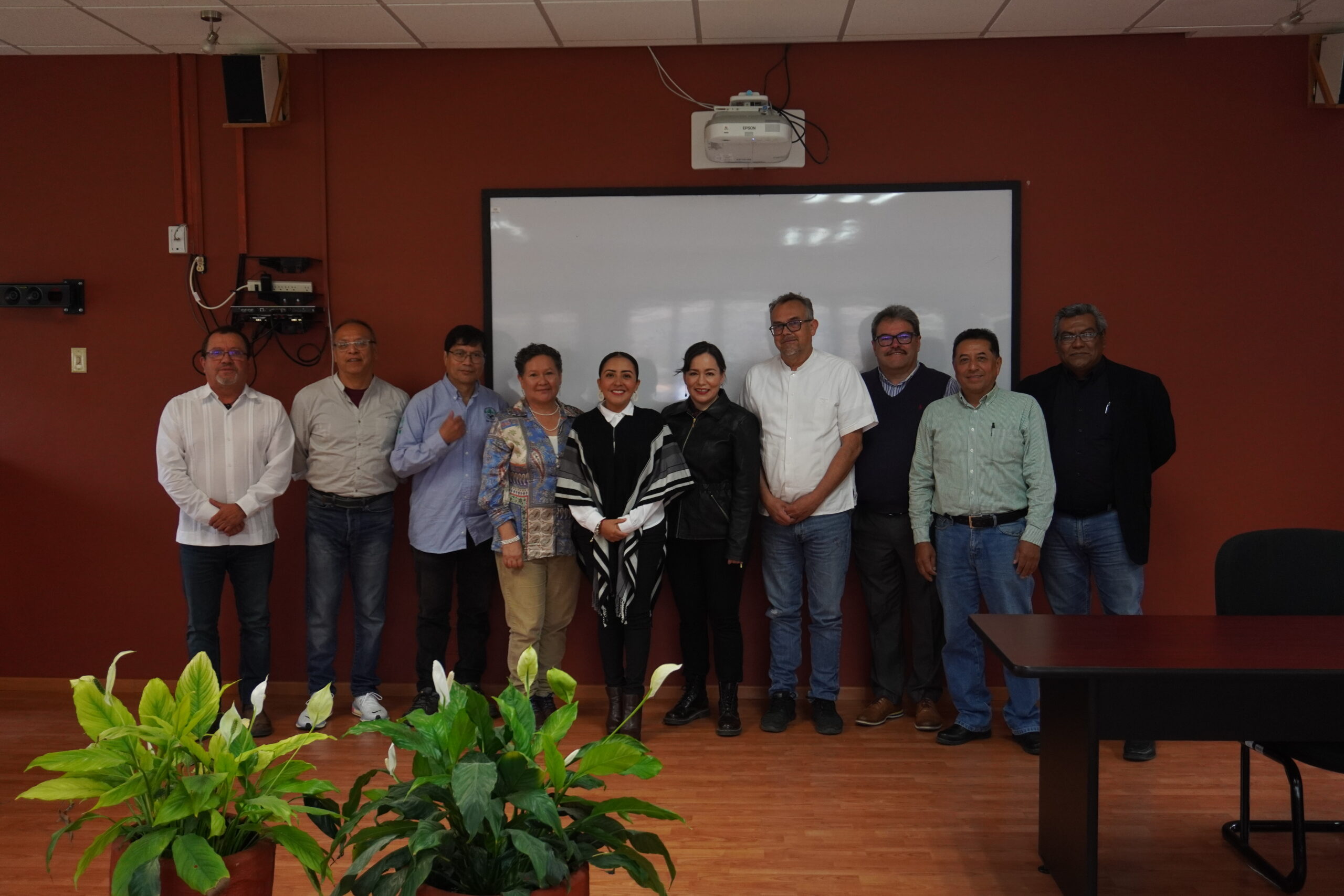 Académicos de la Unidad San Cristóbal se reúnen con presidenta de la Comisión de Ecología y Cambio Climatico del Congreso del Estado de Chiapas