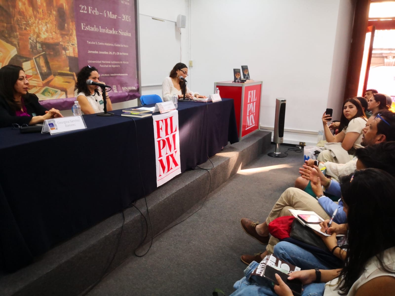 Presentan libro a A toda teta en la FIL del Palacio de Minería